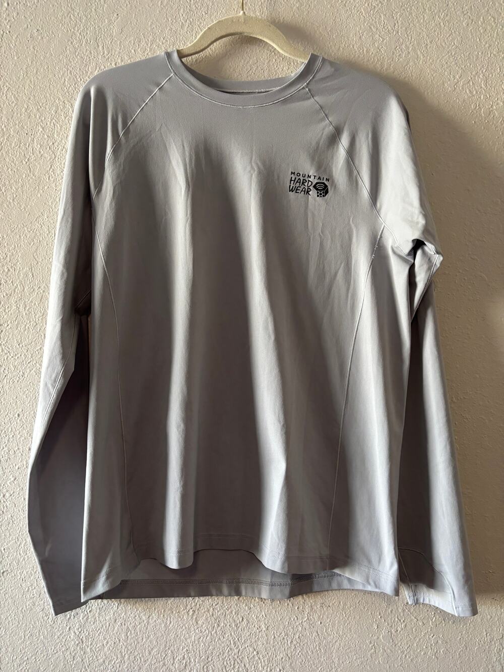 Mountain Hardwear Base Layer Top Tee Mens Size M Grey
